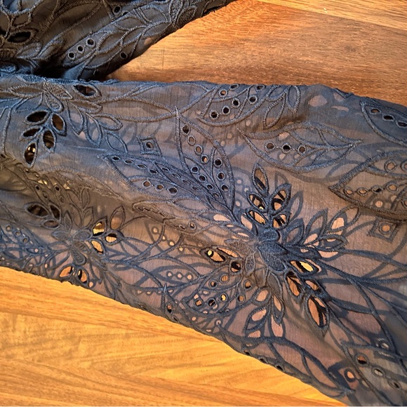 WHBM Off The Shoulder Eyelet Blouse NWT - Picture 9 of 12